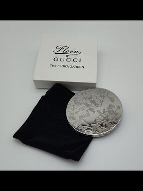 GUCCI Flora Garden Silver Compact Mirror w Box Velvet Pouch Beauty VIP NIB
